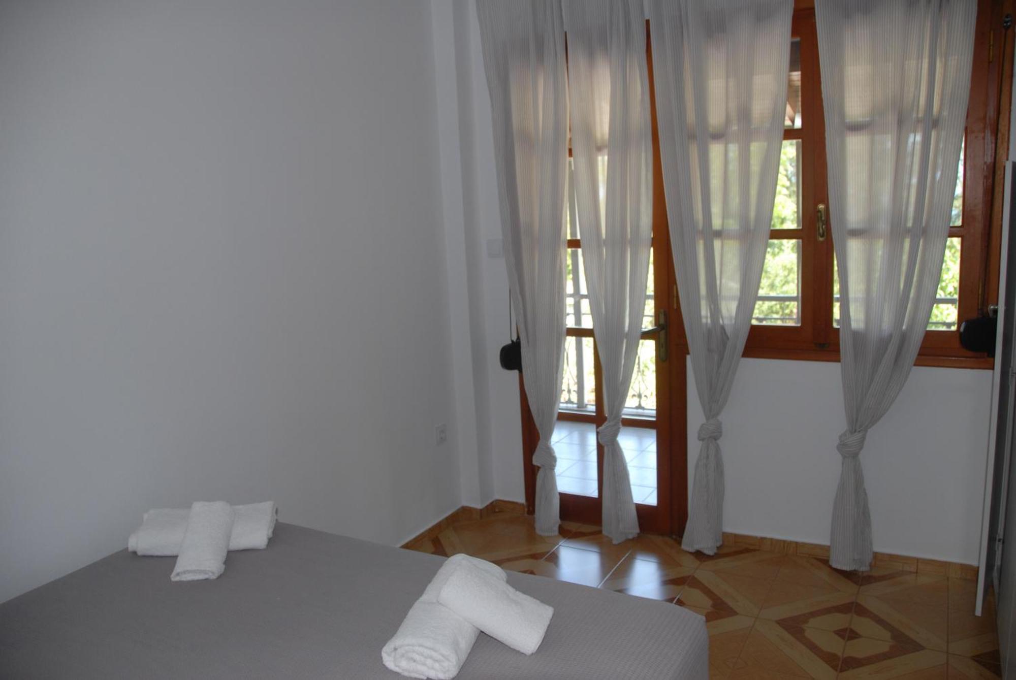 Appartement Nasis & *